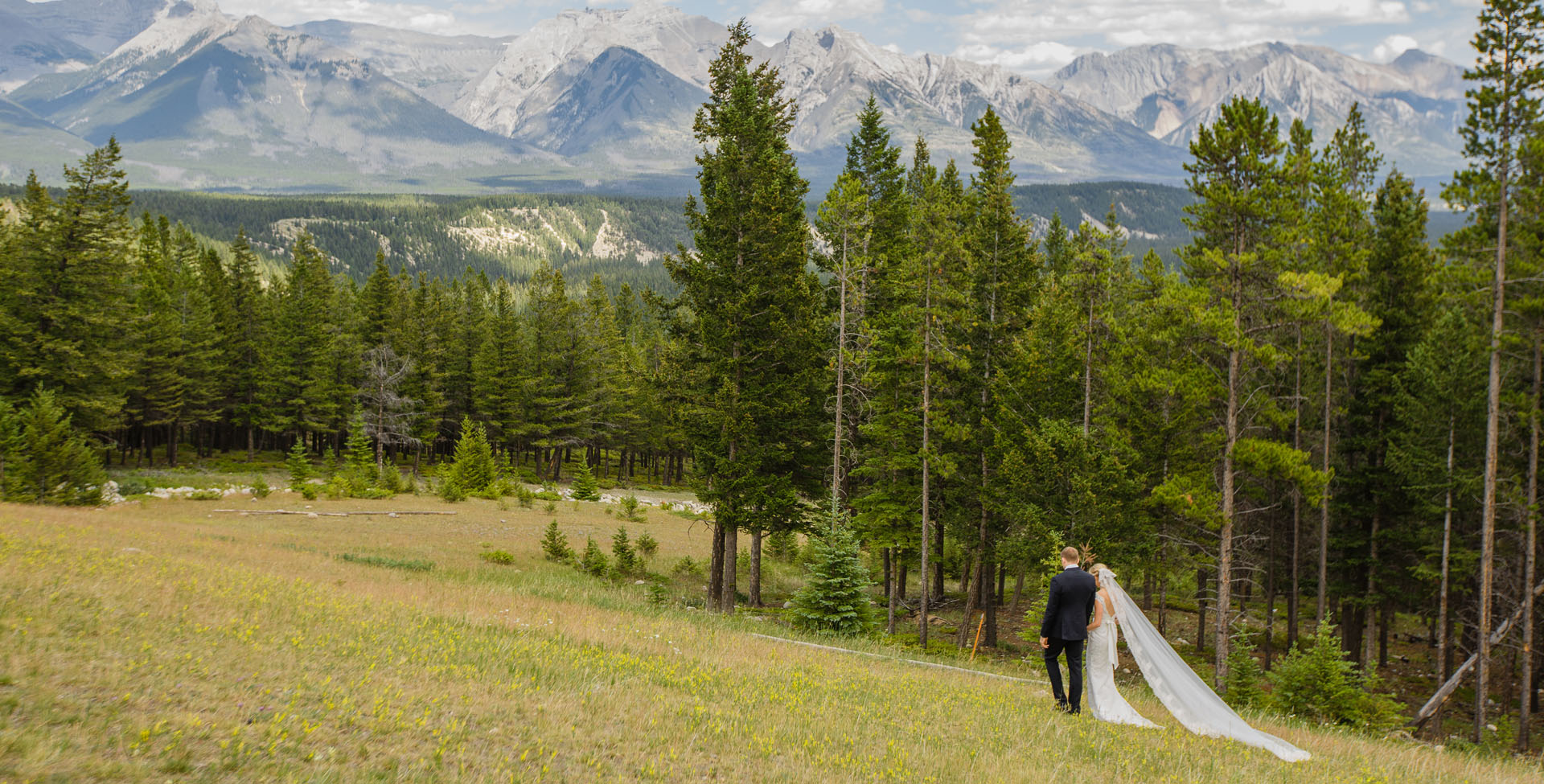 Show real wedding album  Calgary wedding photography_arty_films_arty_sych